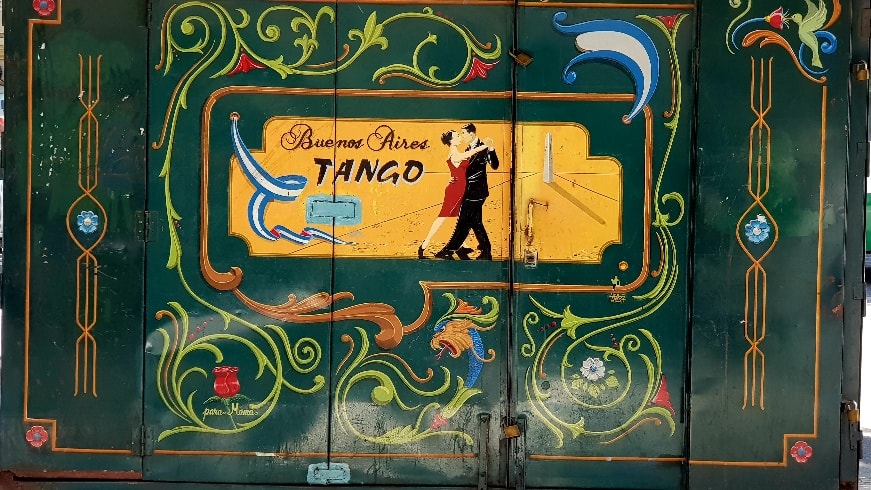 bemalte Tür mit Tangobild im Stil "Filete porteño"